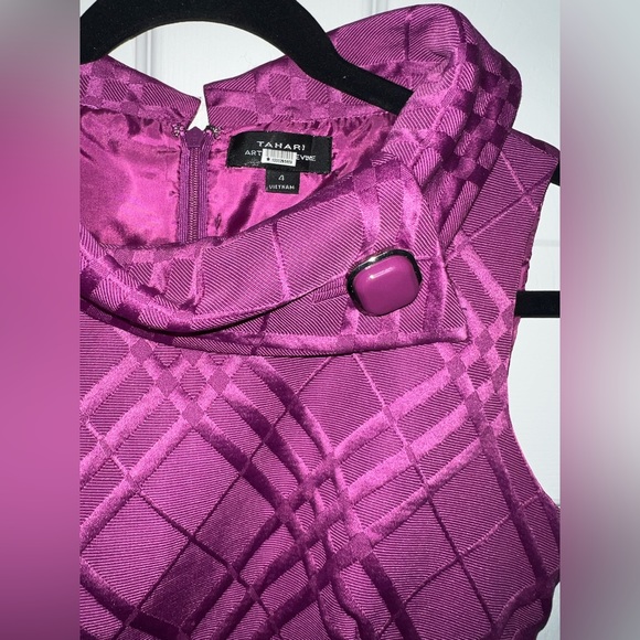 💜 Tahari Plum Jacquard Sheath Dress - Picture 3 of 6